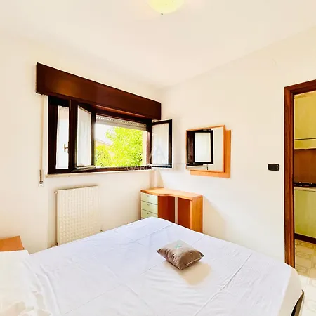 Crono Apt-200m Dal Di Garda Con Piscina *