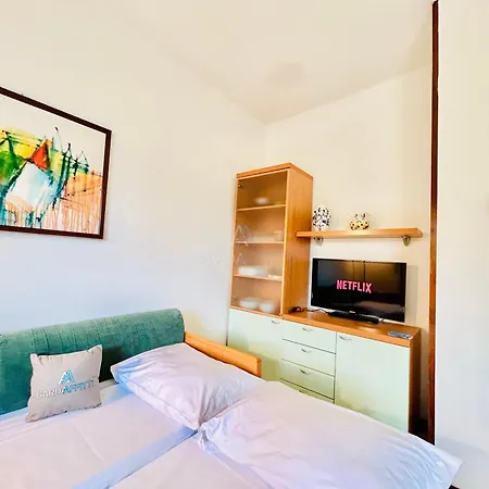 Crono Apt-200m Dal Di Garda Con Piscina Appartement *