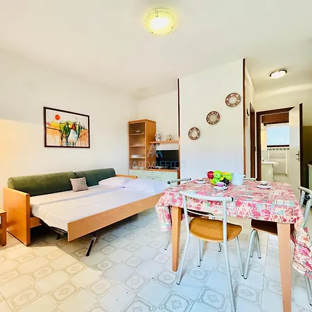 Crono Apt-200m Dal Di Garda Con Piscina