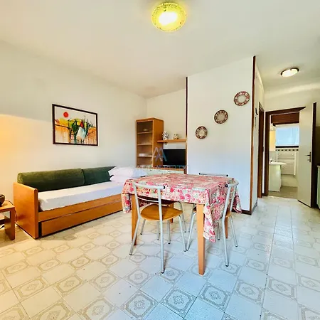 アパート Crono Apt-200m Dal Di Garda Con Piscina *