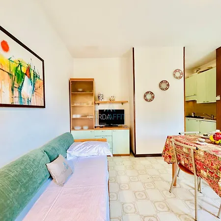 Crono Apt-200m Dal Di Garda Con Piscina * シルミオーネ