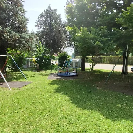 Crono Apt-200m Dal Di Garda Con Piscina アパート