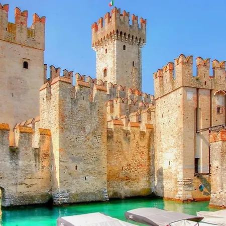 Crono Apt-200m Dal Di Garda Con Piscina アパート *